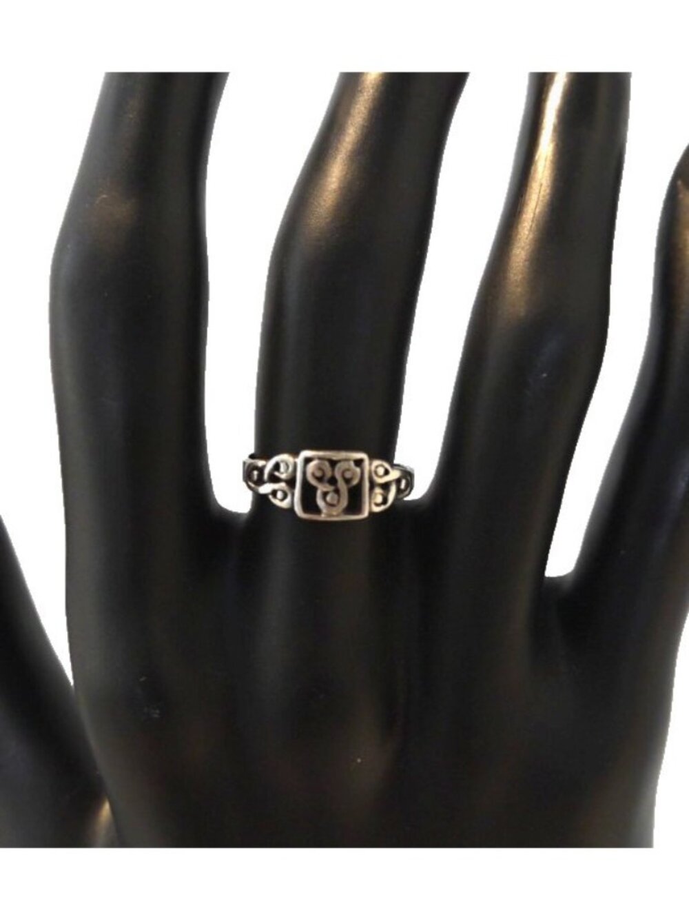 Vintage handmade 925 Silver ring with square and swirls pattern size 6.25